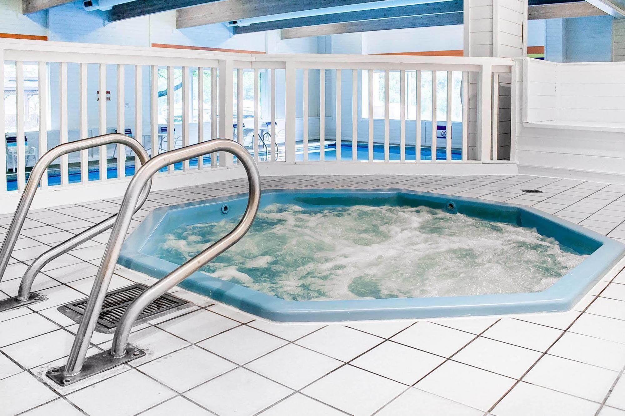 Quality Inn Rhinelander Ngoại thất bức ảnh